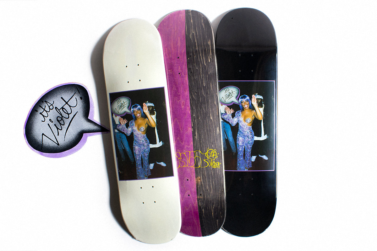 IT'S VIOLET! – Premier