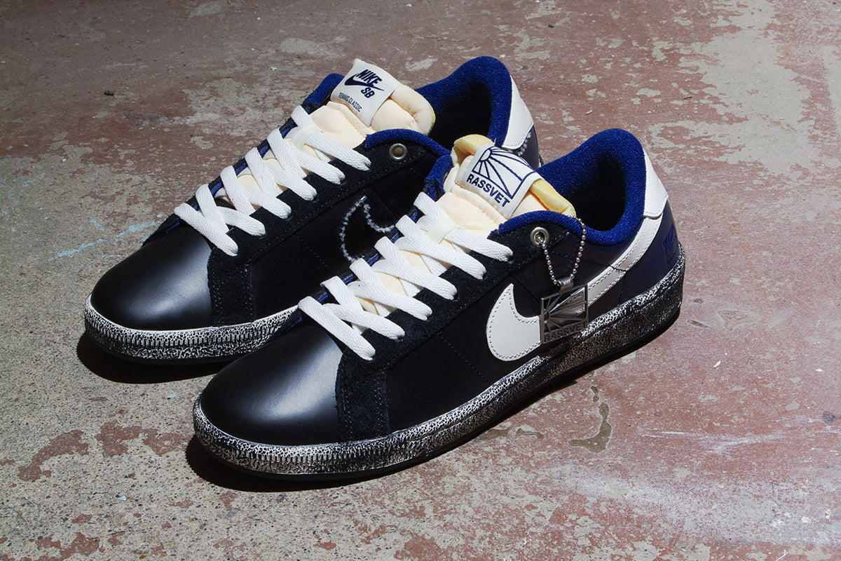 NIKE SB X RASSVET – Premier