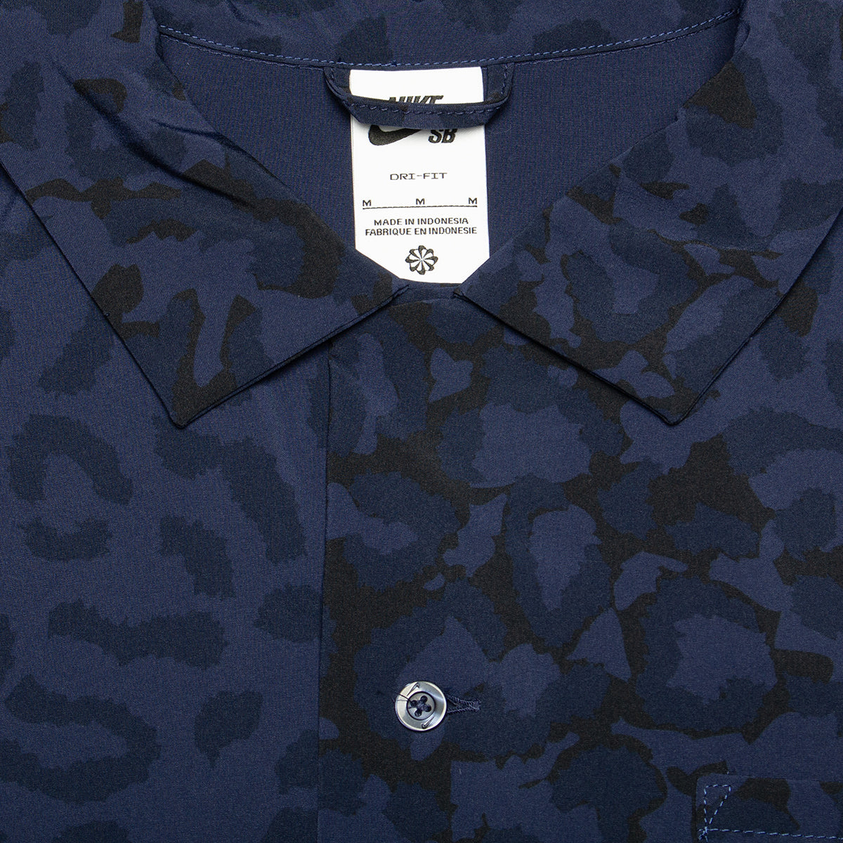 Nike SB | S/S Bowler Button-Up Shirt Style # FN2595-410 Color : Midnight Navy