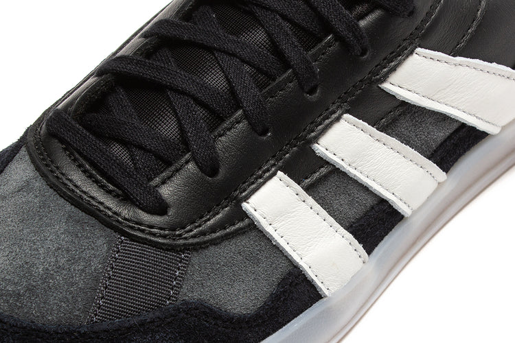 Adidas | Aloha Super Style # IG5264 Color : Core Black / Crystal White
