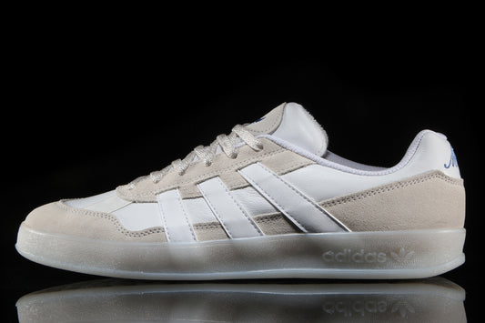 Adidas | Aloha Super Style # IE0657 Color : Crystal White / Cloud White / Bl