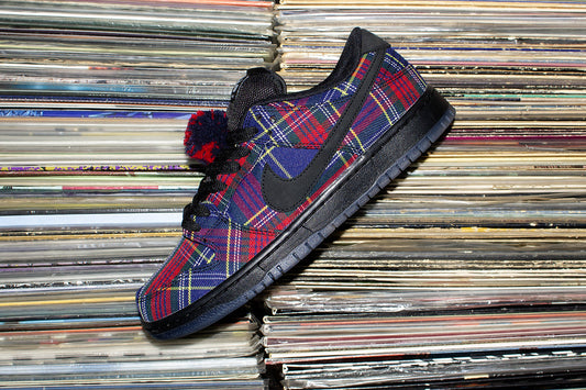 NIKE SB DUNK LOW X NARDWUAR