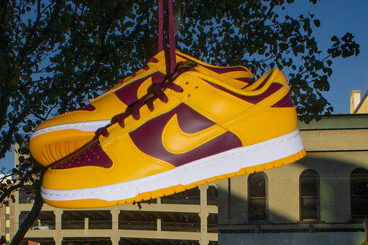 NIKE DUNK LOW UNIVERSITY GOLD / MAROON