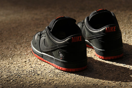 NIKE SB BLACK PIGEON DUNK LOW - SOLD OUT
