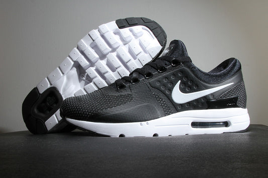 NIKE AIR MAX ZERO ESSENTIAL