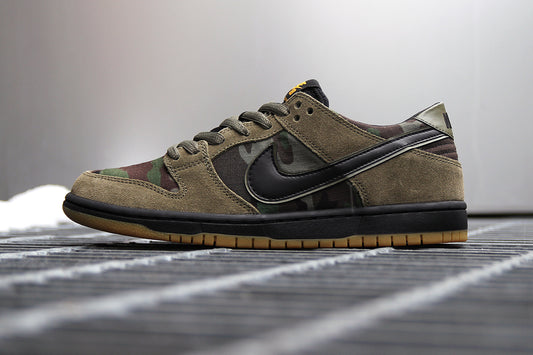 NIKE SB DUNK LOW PRO