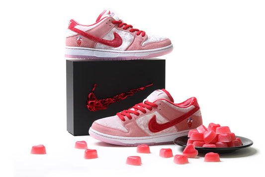 NIKE SB X STRANGELOVE - SOLD OUT