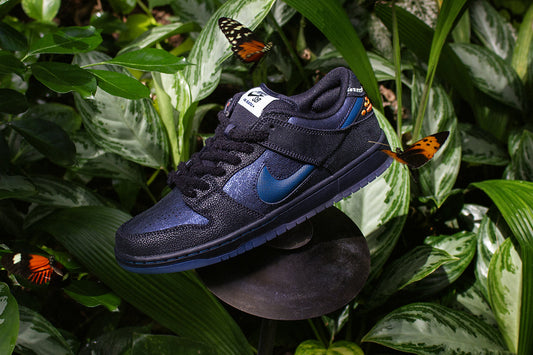 NIKE SB DUNK LOW X BLUETILE