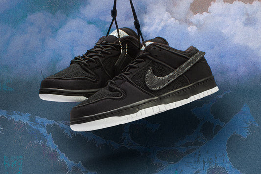 NIKE SB X GNARHUNTERS DUNK LOW