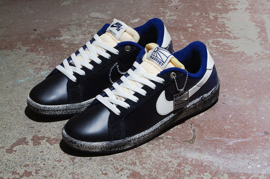 NIKE SB X RASSVET