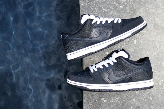 MURASAKI x NIKE SB DUNK LOW