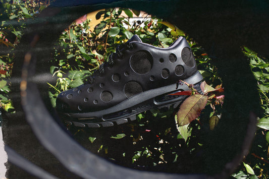 NIKE AIR MAX GOADOME LOW "HOLES"