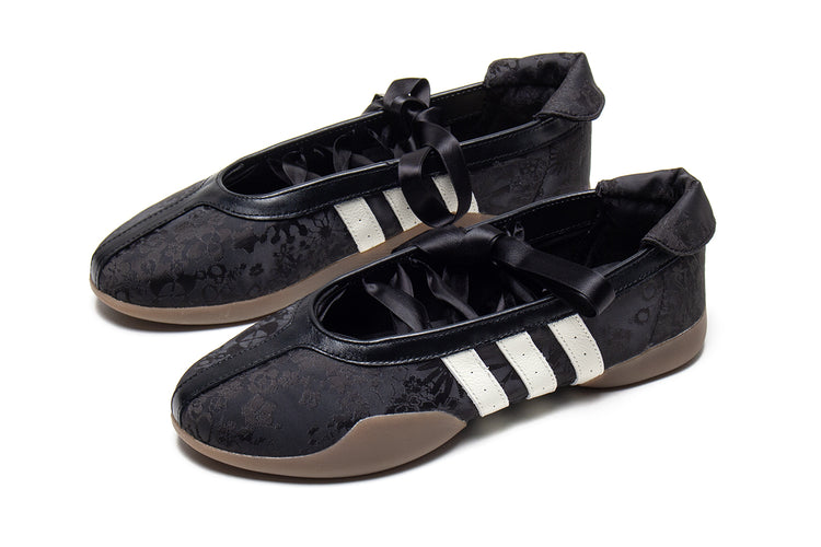 Adidas Originals - Women's Taekwondo Mei Balle
Style # IH6916
Color : Core Black / Off White / Gum 5