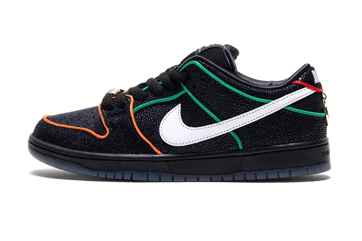 Nike SB - Dunk Low Pro x Bronx Girls
Style # HV1664-001
Color : Black / White / Challenge Red / Total Orange