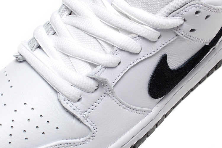 Nike SB | Dunk Low Pro
Style # HF3704-100
Color : White / Black