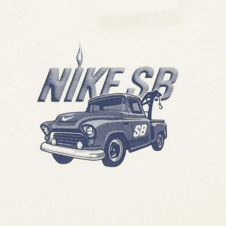 Nike SB | Max90 Tow T-Shirt
Style # HJ0820-100
Color : White