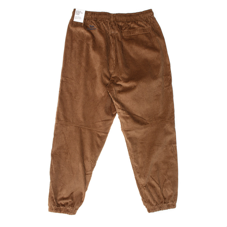 Nike SB | Elastic Corduroy Pant
Style # FV7395-281
Color : LT British Tan / Armory Navy