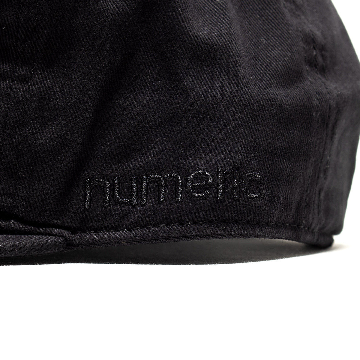 New Balance Numeric | Deconstructed 6-Panel Hat
Style # LAH43007
Color : Black
