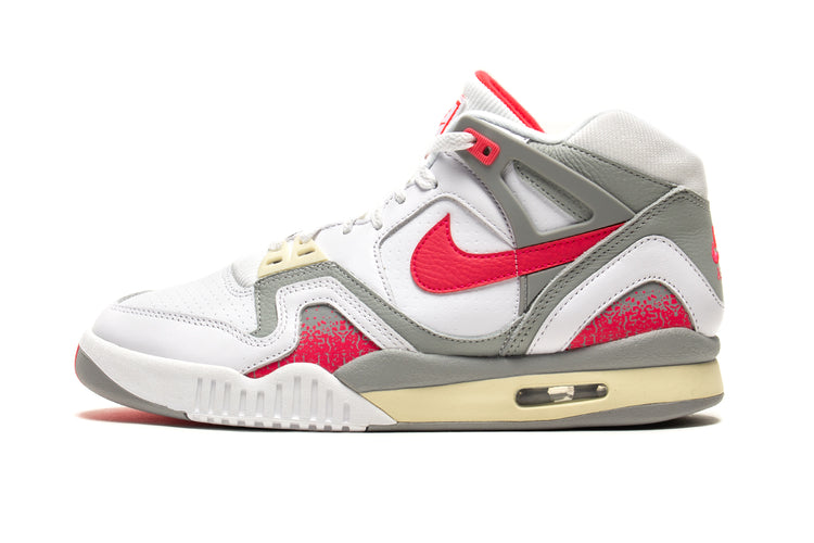 Nike | Air Tech Challenge II
Style # FZ9033-100
Color : White / Racer Pink / LT Smoke Grey