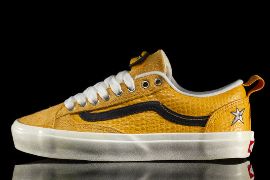Vans | Skate Old Skool 36 x Carpet
Style # VN000EEGYLW1
Color : Yellow / White
