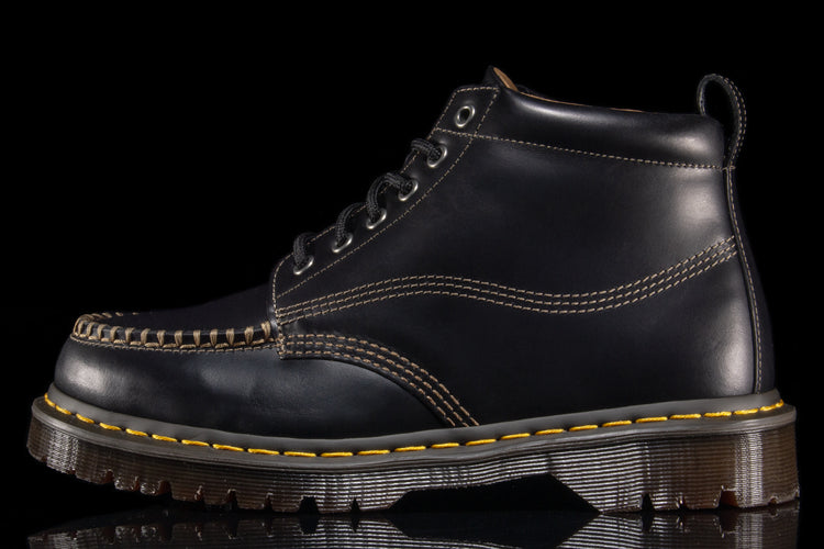 Dr. Martens - Lowell Chukka
Style # 42706001
Color : Black