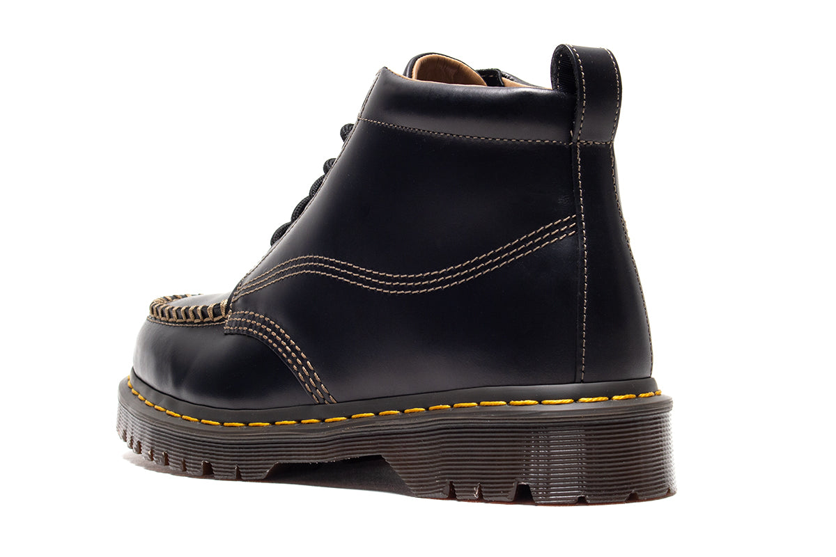 Dr. Martens - Lowell Chukka
Style # 42706001
Color : Black