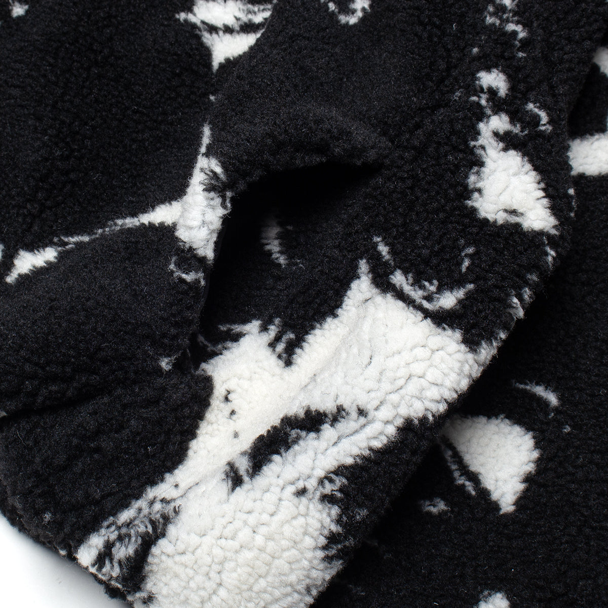 Nike - Women's Oversized High Pile Fleece
Style # IF0344-010
Color : Black / Black / Sail