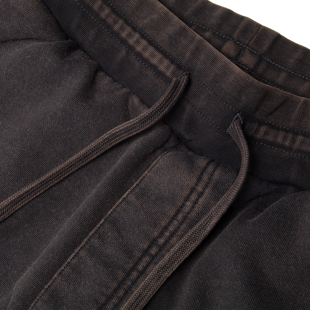 Vans | Fleece Pant x Carpet
Style # VN000QD9BLK1
Color : Black