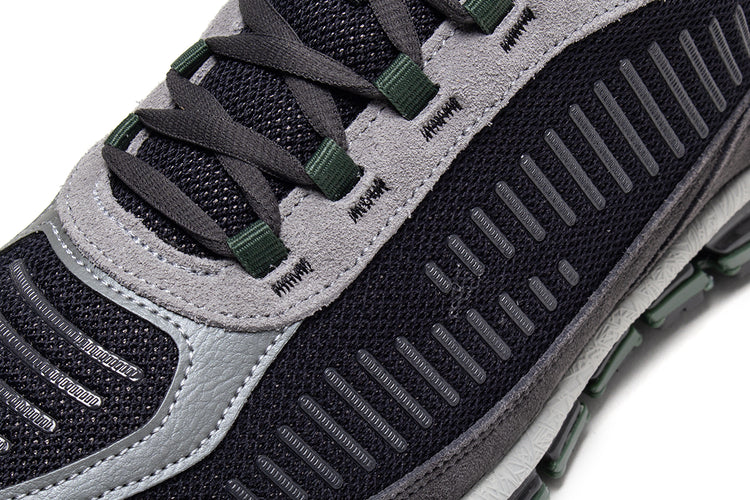 Asics - Gel-Quantum 360 I Amp
Style # 1203A731.002
Color : Black / Obsidian Grey