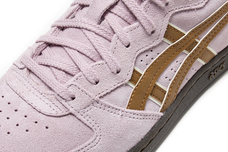 Asics - Skyhand OG
Style # 1203A452.701
Color : Barely Rose / Caramel