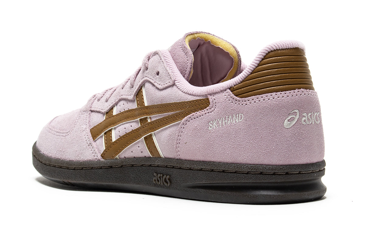 Asics - Skyhand OG
Style # 1203A452.701
Color : Barely Rose / Caramel