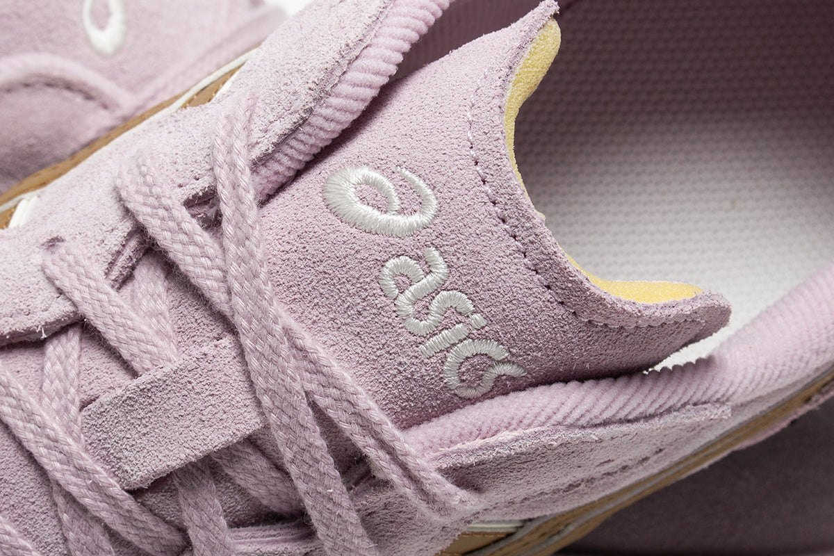 Asics - Skyhand OG
Style # 1203A452.701
Color : Barely Rose / Caramel