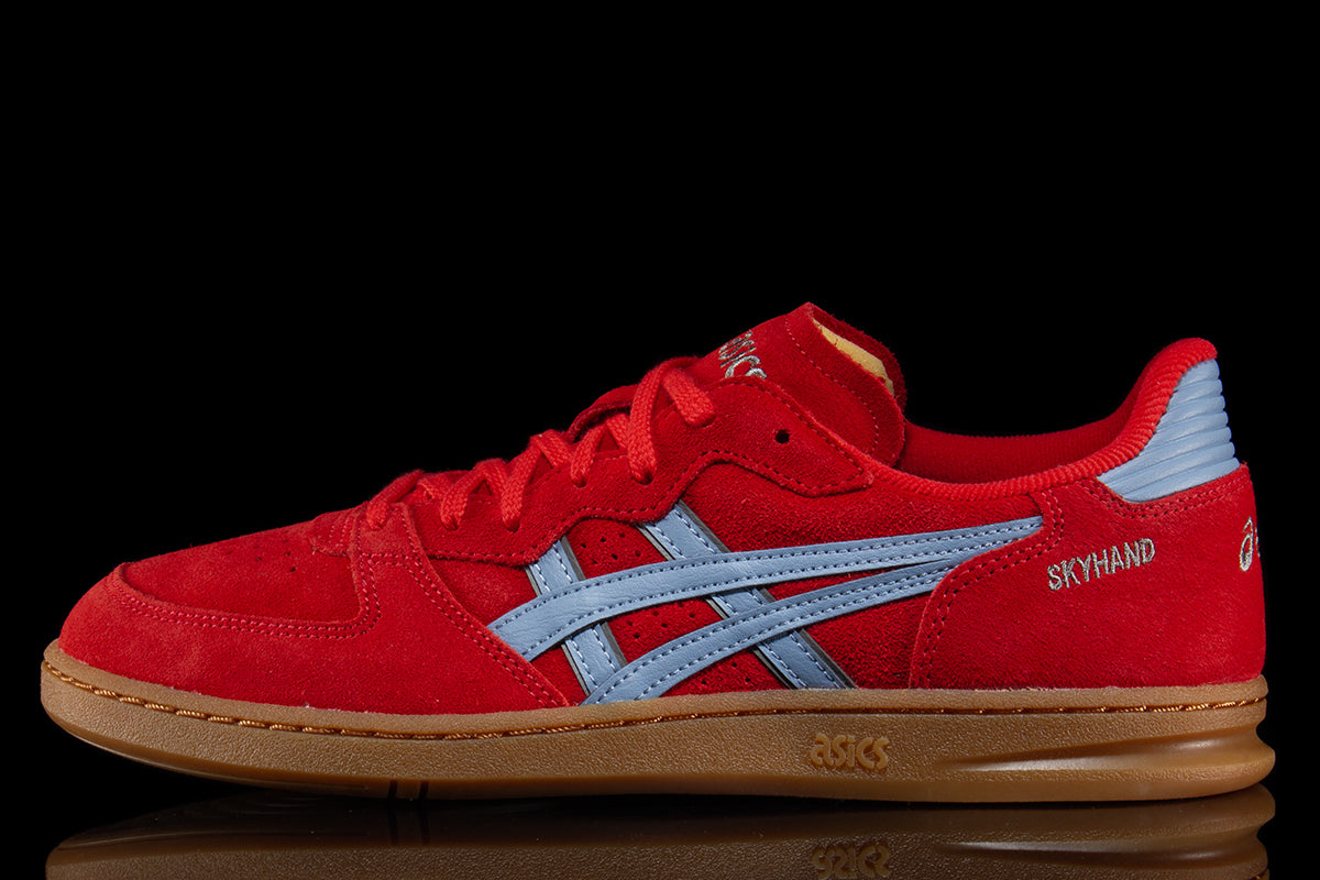 Asics - Skyhand OG
Style # 1203A452.601
Color : Electric Red / Harbor Blue