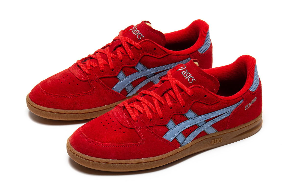 Asics - Skyhand OG
Style # 1203A452.601
Color : Electric Red / Harbor Blue
