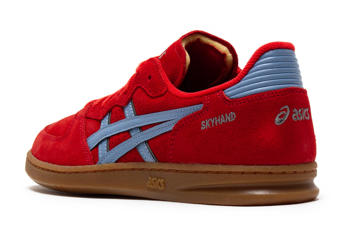Asics - Skyhand OG
Style # 1203A452.601
Color : Electric Red / Harbor Blue