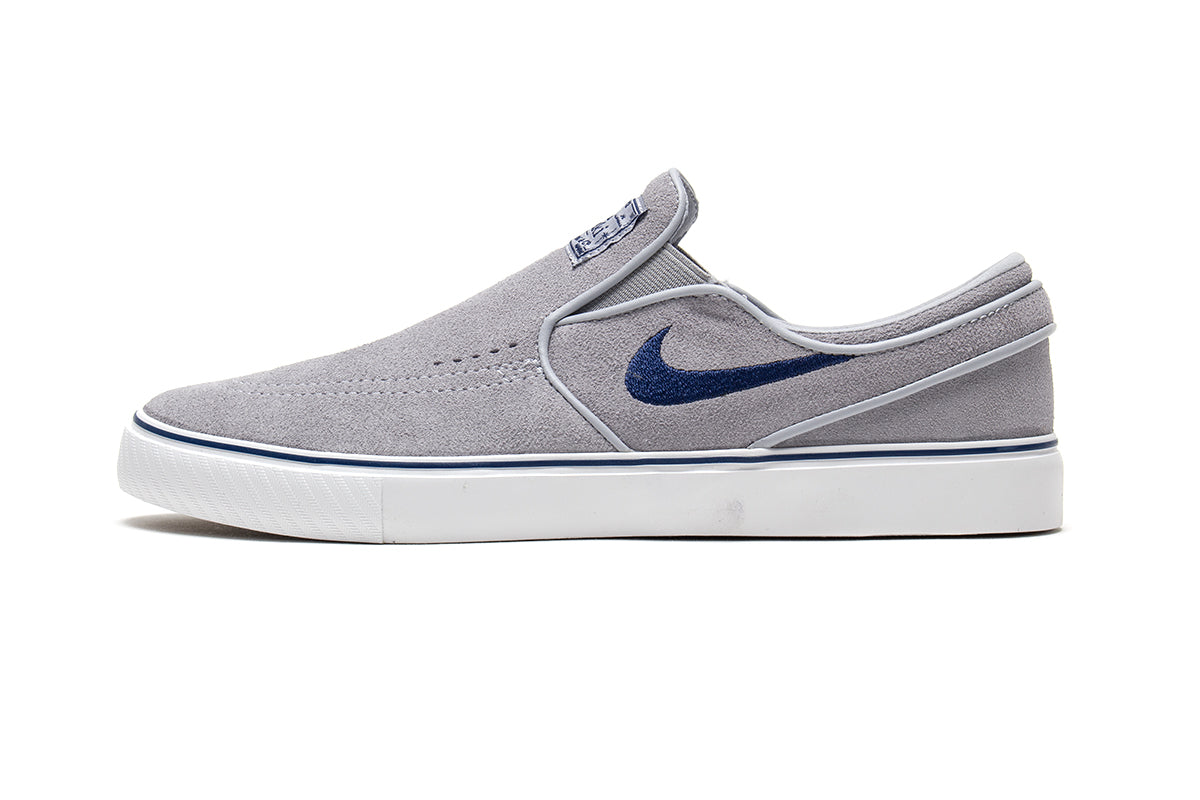 Nike SB | Janoski+ Slip
Style # FN5893-002
Color : Wolf Grey / Navy / Summit White