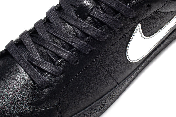 Nike SB | Zoom Blazer Low x Dancer
Style # HJ6703-001
Color : Black / Metallic Silver