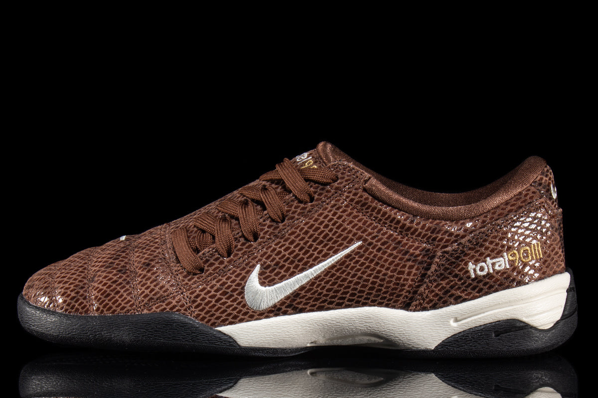 Nike - Women's T90 SE
Style # IB4204-201
Color : Fauna Brown / Pale Ivory / Black