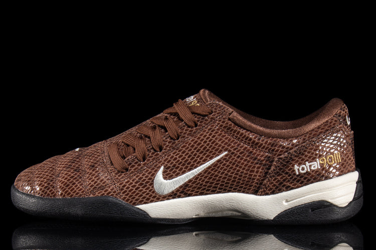 Nike - Women's T90 SE
Style # IB4204-201
Color : Fauna Brown / Pale Ivory / Black