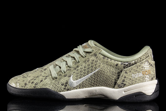 Nike - Women's T90 SE
Style # IB4204-301
Color : Olive Aura / Pale Ivory / Black