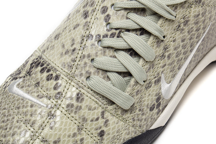 Nike - Women's T90 SE
Style # IB4204-301
Color : Olive Aura / Pale Ivory / Black