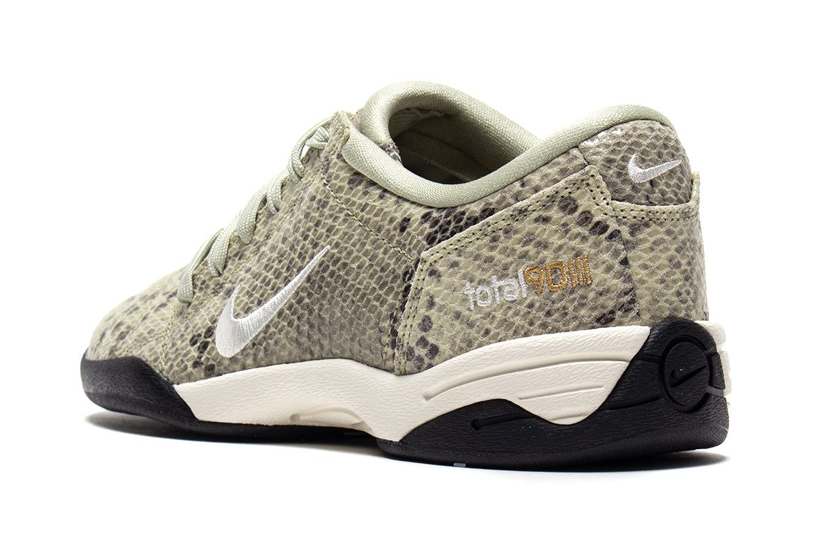 Nike - Women's T90 SE
Style # IB4204-301
Color : Olive Aura / Pale Ivory / Black