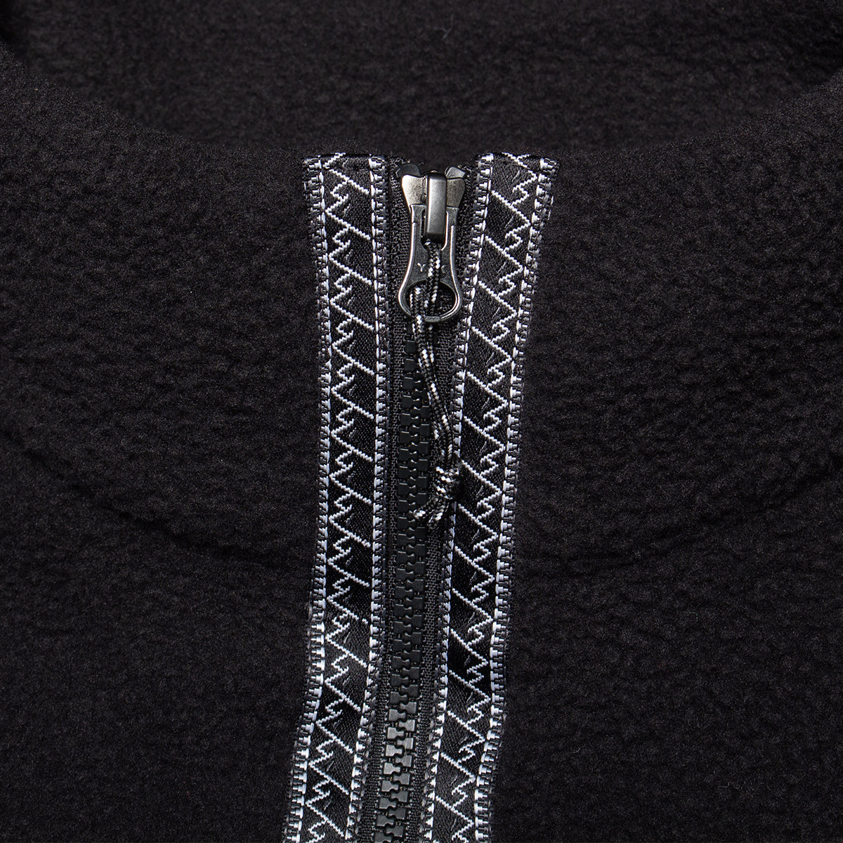 The North Face - Fleeski Quarter Zip Pullover Jacket
Style # NF0A88XQJK31
Color : TNF Black