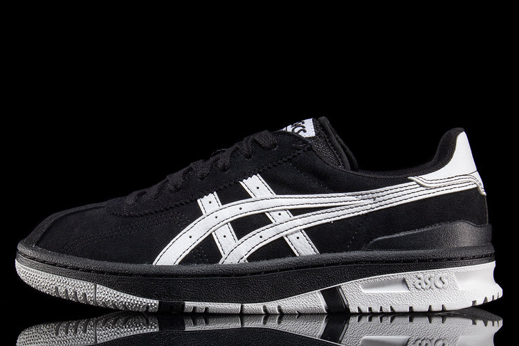 Asics Skateboarding - Vic NBD
Style # 1201B059.003
Color : Black / Bright White