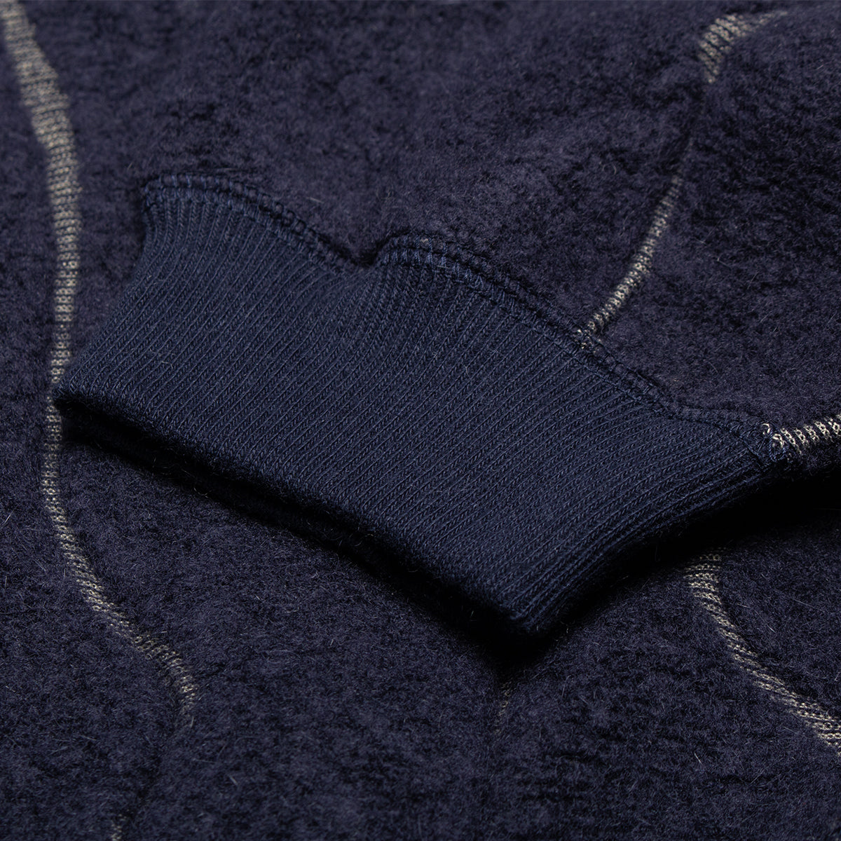 Pilgrim - Misha Boa Crewneck
Style # 3613-0282
Color : Navy