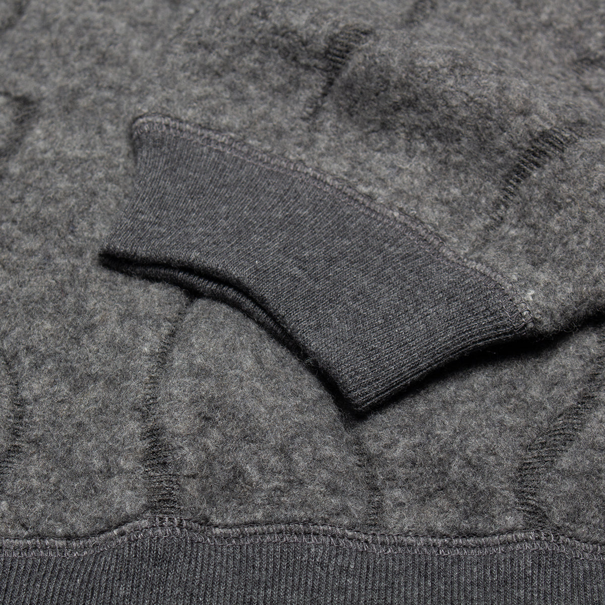 Pilgrim - Misha Boa Crewneck
Style # 3613-0282
Color : Heather Grey