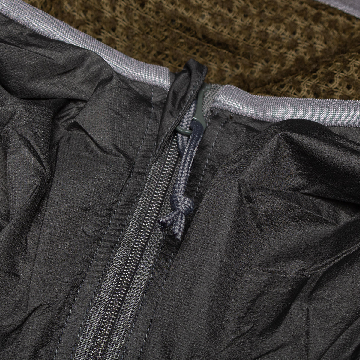 Pilgrim - Dorsett Alpha Hooded Jacket
Style # 3618-0828
Color : Charcoal