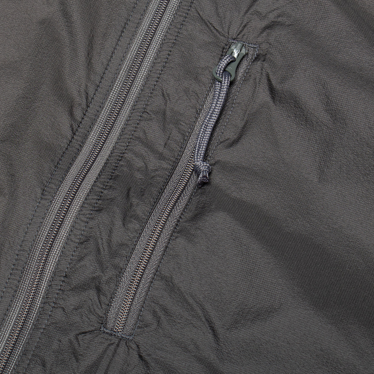 Pilgrim - Dorsett Alpha Hooded Jacket
Style # 3618-0828
Color : Charcoal