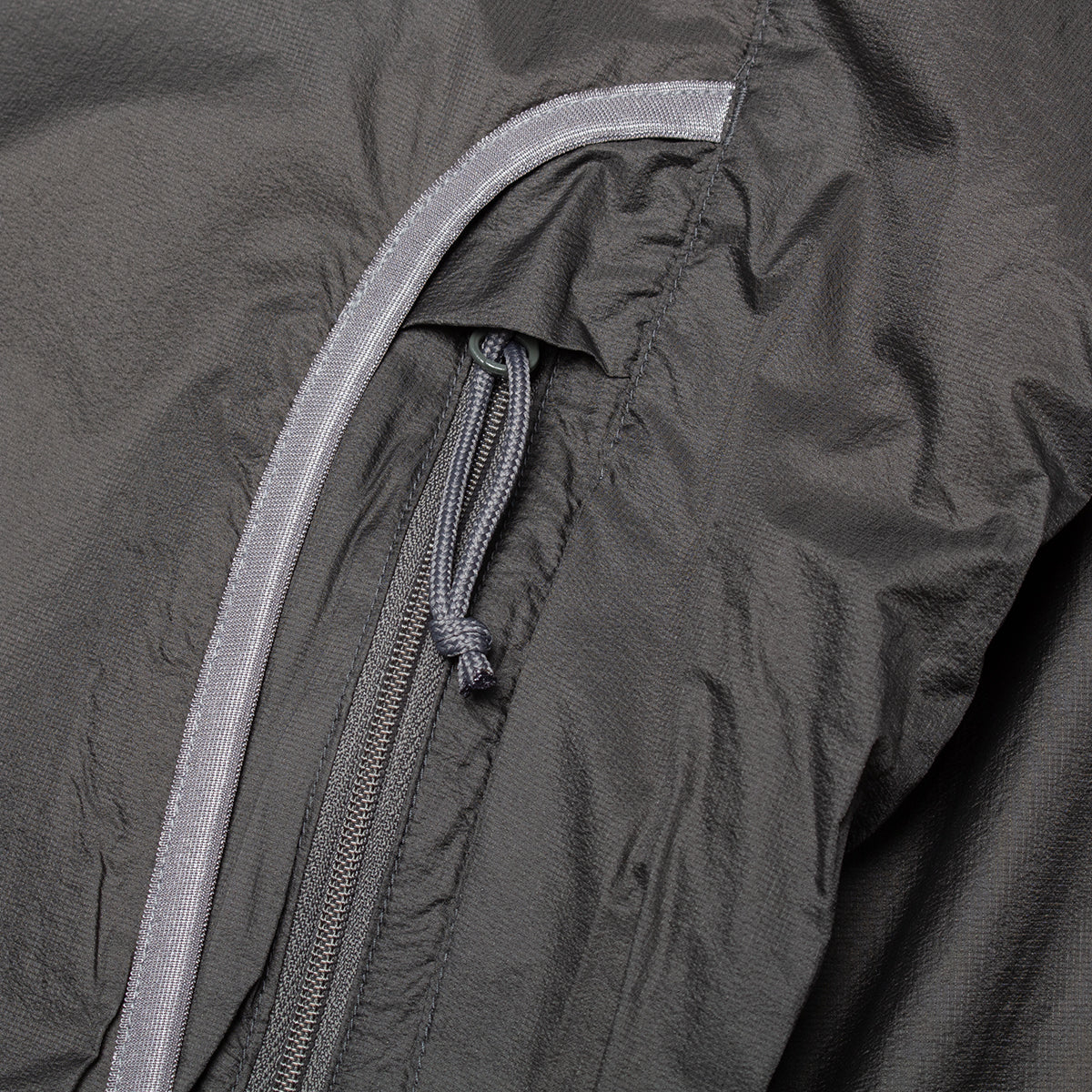 Pilgrim - Dorsett Alpha Hooded Jacket
Style # 3618-0828
Color : Charcoal