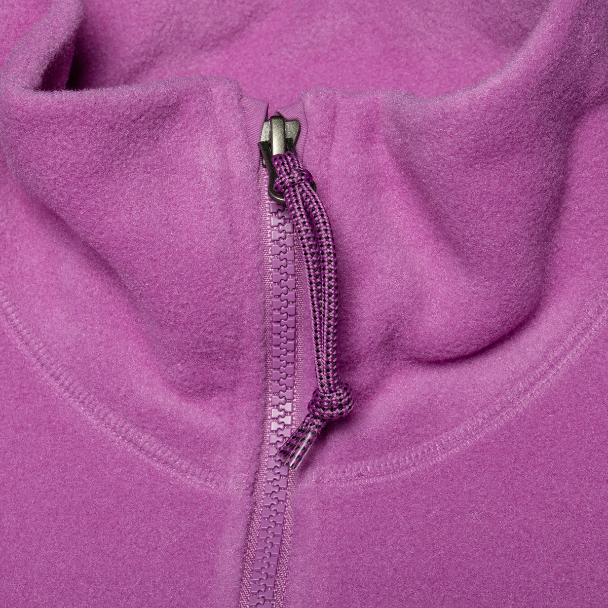 Nike - Women's ACG Wolf Tree Half Zip Fleece
Style # HJ0237-544
Color : Monarch Purple / Bold Berry / Summit White